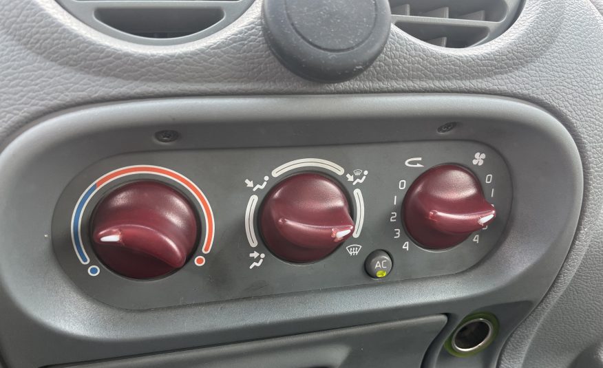 Renault Twingo 1.2 16v Privilege •Stuurbekrachtiging / Airconditioning / Radio• APK 25-01-2025!