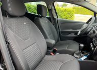 Renault Clio 0.9 TCE 5-Deurs Limited •Airconditioning / Navigatie / Parkeersensoren / LM-Velgen / Isofix / Winterbandenset• 1e Eigenaar & ZEER NETTE AUTO