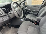 Renault Clio 0.9 TCE 5-Deurs Limited •Airconditioning / Navigatie / Parkeersensoren / LM-Velgen / Isofix / Winterbandenset• 1e Eigenaar & ZEER NETTE AUTO