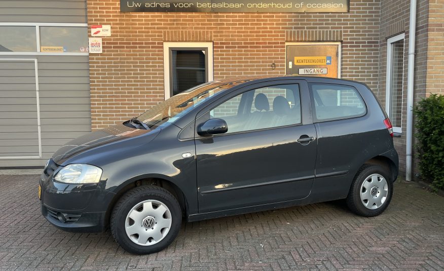 Volkswagen Fox 1.2 12v 3-Deurs Trendline •Stuurbekrachtiging / Radio CD/USB Bluetooth / All Season Banden• APK 02-2025