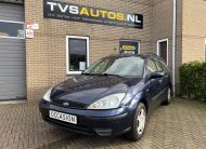 Ford Focus 1.4 16V Stationwagon Cool Edition •Airconditioning / Radio CD-Speler / Winterbandenset• DEALER Onderhouden + 2e Eigenaar & NIEUWE APK 10-2025!