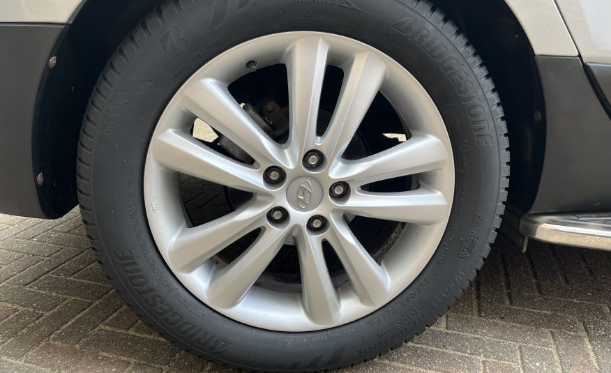 Hyundai ix35 2.0 i-Catcher AUTOMAAT •Lederen Bekleding / Panoramadak / All Season Banden / Trekhaak• NIEUWE MOTOR INCL. GARANTIE