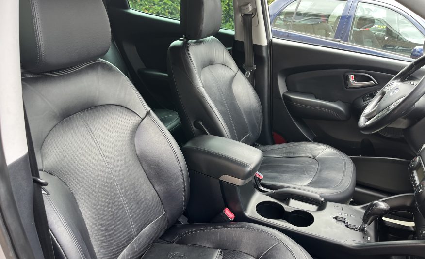 Hyundai ix35 2.0 i-Catcher AUTOMAAT •Lederen Bekleding / Panoramadak / All Season Banden / Trekhaak• NIEUWE MOTOR INCL. GARANTIE