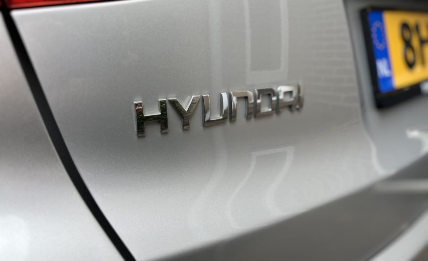 Hyundai ix35 2.0 i-Catcher AUTOMAAT •Lederen Bekleding / Panoramadak / All Season Banden / Trekhaak• NIEUWE MOTOR INCL. GARANTIE