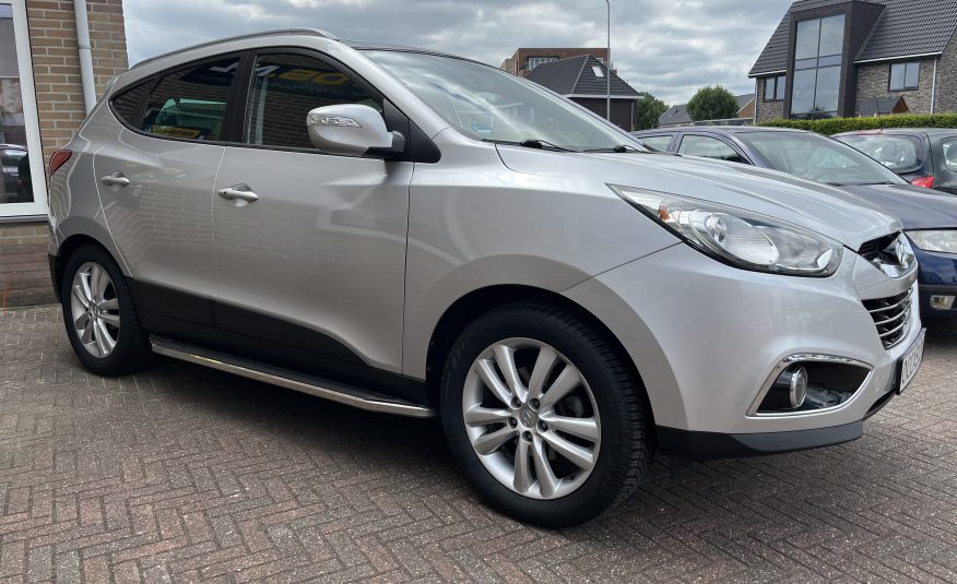 Hyundai ix35 2.0 i-Catcher AUTOMAAT •Lederen Bekleding / Panoramadak / All Season Banden / Trekhaak• NIEUWE MOTOR INCL. GARANTIE