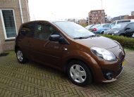 Renault Twingo 1.2 16v Dynamique •Airconditioning / Cruise Control / Losse Achterstoeltjes• NIEUWE APK BIJ AFLEVERING