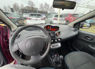 Renault Twingo 1.2 16v Collection •Airconditioning / Cruise Control / 14” LM Velgen & All Season Banden• 2e Eigenaresse & Zeer Nette Auto