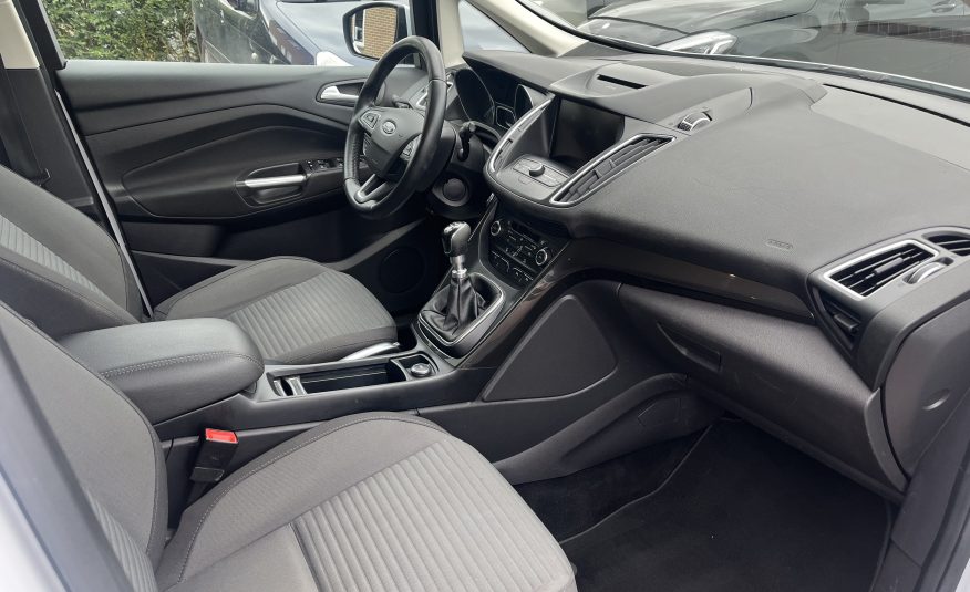 Ford C-Max 1.0 Ecoboost Titanium •Automatische Airconditioning / Lichtmetalen Velgen / Parkeersensoren V+A / Navigatie / Trekhaak• 2e Eigenaar INCLUSIEF NIEUWE DISTRIBUTIERIEM
