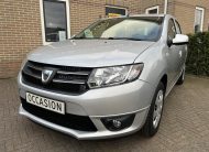 Dacia Sandero 0.9 TCe Lauréate 5-Deurs •Airconditioning / Cruise Control / Navigatie / Trekhaak / Winterbandenset• DEALER ONDERHOUDEN + NIEUWE APK BIJ AFLEVERING