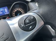 Ford Focus Wagon 1.0 Ecoboost Titanium •Automatische Airconditioning / Lichtmetalen Velgen / Parkeersensoren V+A / Privacy Glas / Wegklapbare Trekhaak / Keyless Entry• DEALER ONDERHOUDEN + NIEUWE DISTRIBUTIERIEM