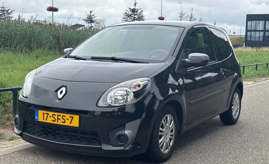 Renault Twingo 1.2 16v Collection •Airconditioning / All Season Banden / Lichtmetalen Velgen / Achterspoiler• + NIEUWE APK