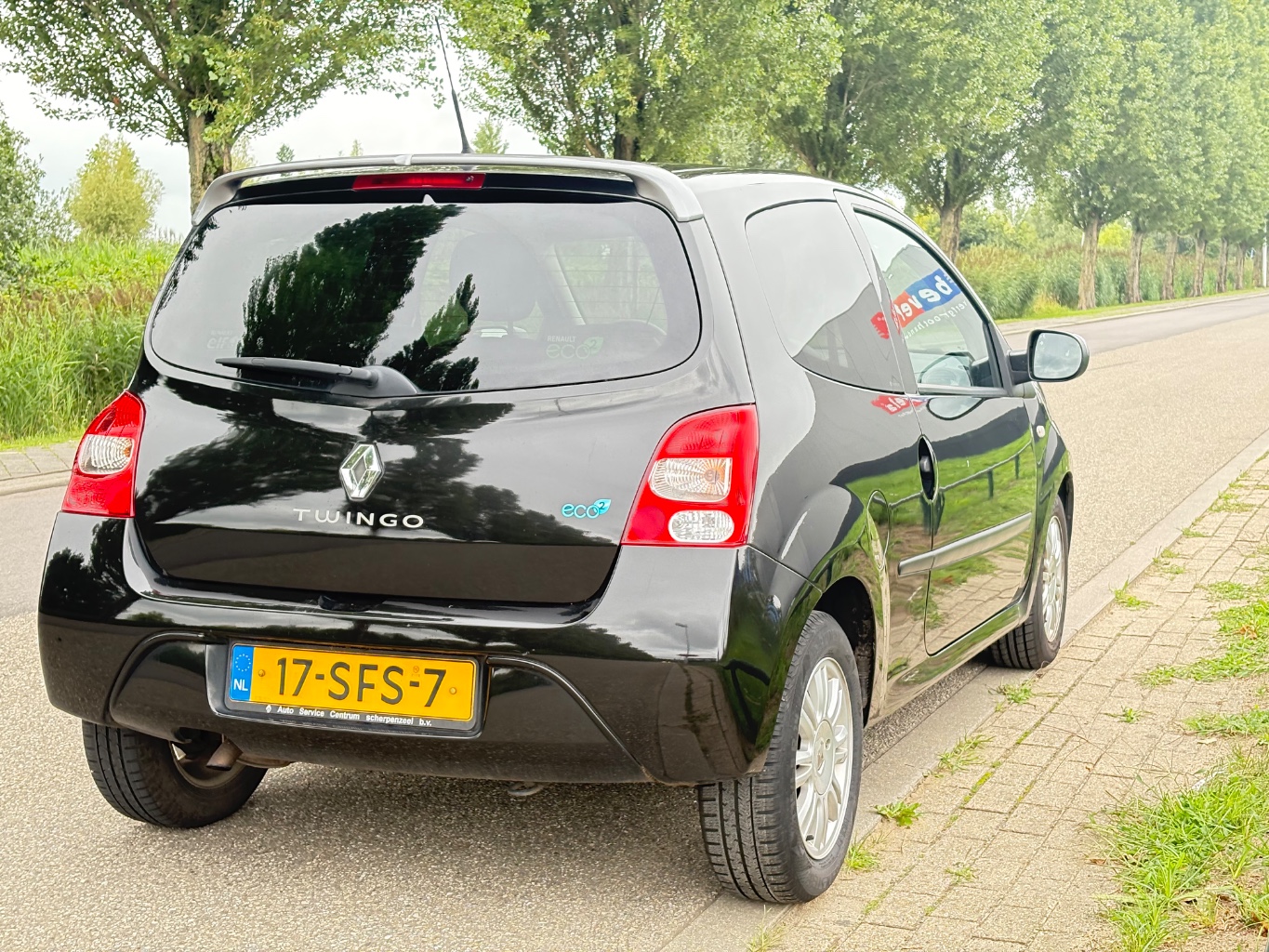 Renault Twingo 1.2 16v Collection •Airconditioning / All Season Banden / 14” Lichtmetalen Velgen / Achterspoiler• + NIEUWE APK 12-2026