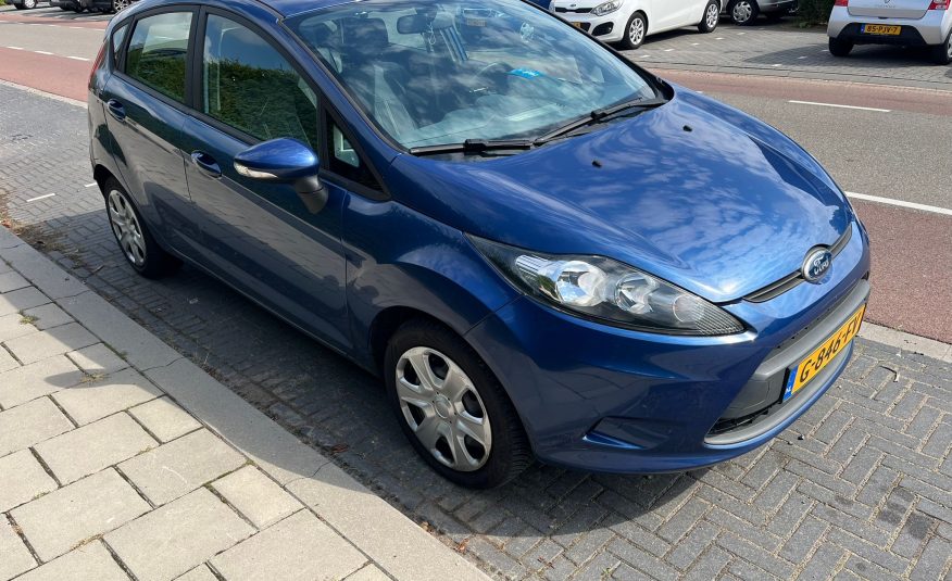 Ford Fiesta 1.25i Trend 5-Deurs •Airconditioning / All Season Banden / Radio CD• NIEUWE APK 09-2026!
