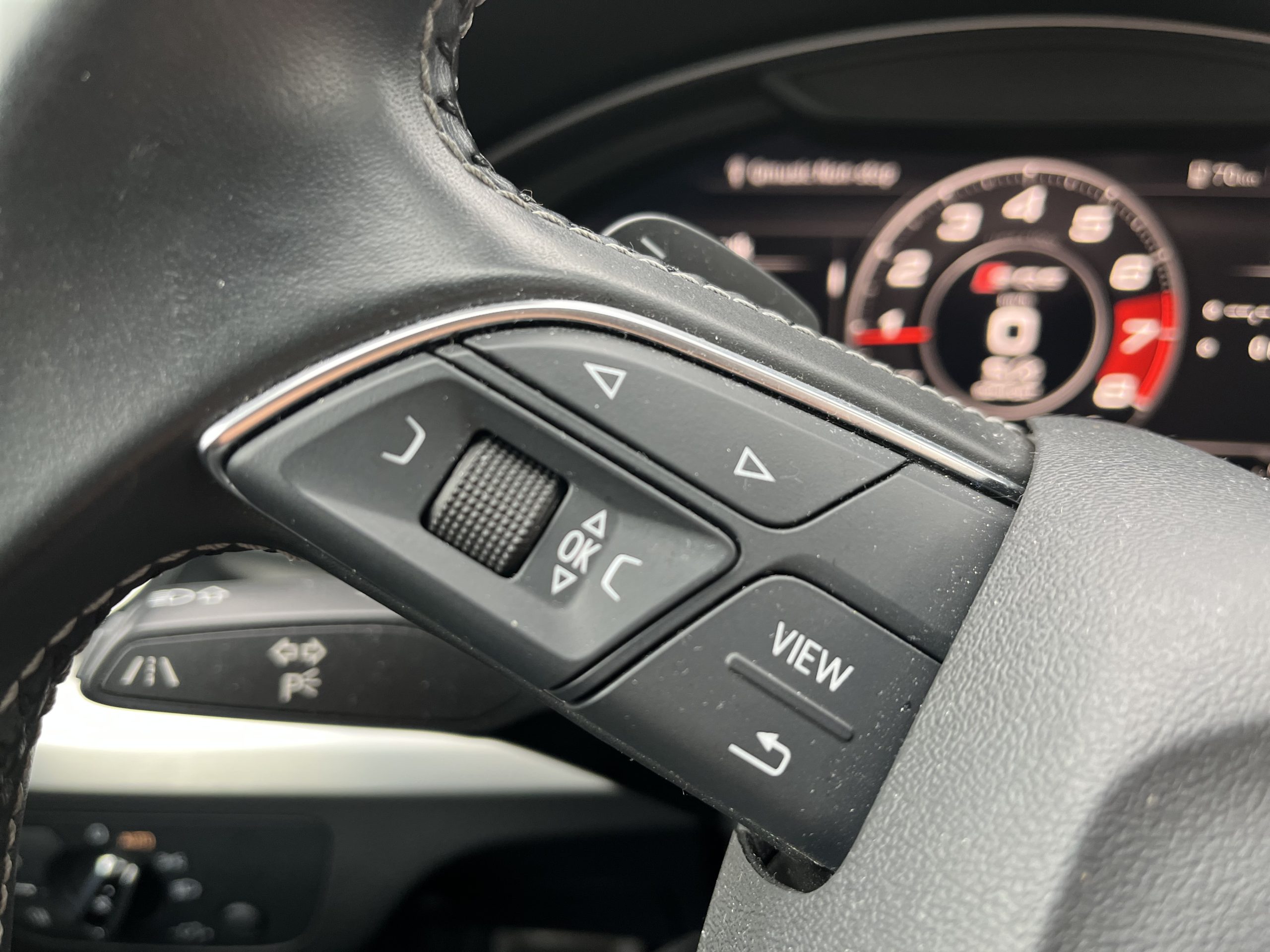 Audi SQ5 3.0 TFSI Quattro V6T S-Line 354PK •Automatische Airconditioning / Luchtvering / Alarminstallatie / 20” Lichtmetalen Velgen / Ambient Light / Trekhaak / Half Lederen Interieur & Alcantara / Navigatiesysteem / Audio Upgrade•