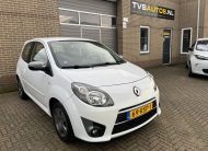 Renault Twingo 1.2 16v Night & Day •Airconditioning / All Season Banden / Cruise Control / Half Leder / Losse Achterstoelen• NIEUWE APK 12-2026!