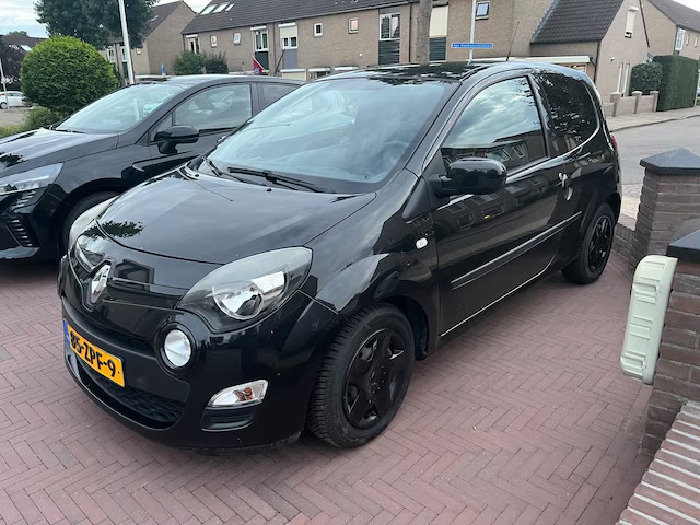 Renault Twingo 1.2 16v Collection •Airconditioning / All Season Banden / Cruise Control / Achterspoiler / Privacy Glas• + NIEUWE APK 12-2026