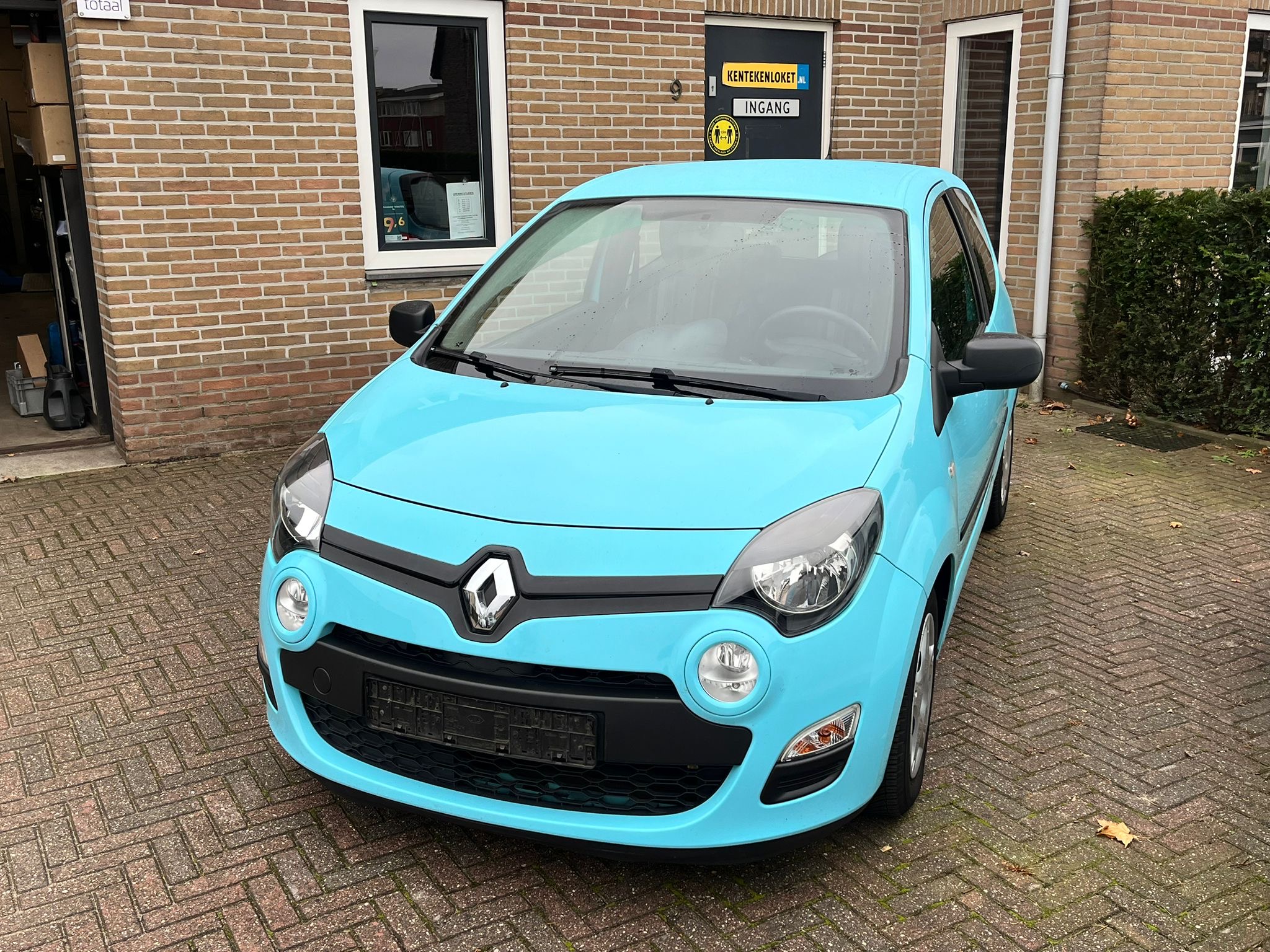 Renault Twingo 1.2 16v Parisienne •Airconditioning / All Season Banden / Achterspoiler• DEALER ONDERHOUDEN